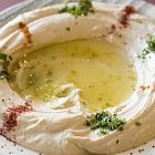 עכשיו דממה - החומוס על הבמה